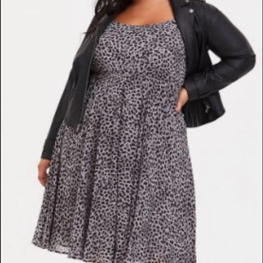 Torrid gray and black cheetah dress size 3